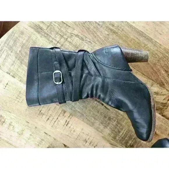 UGG Caroline High Heel Black Leather Side Zip Winter Boots Womens Size 6 - Picture 8 of 16